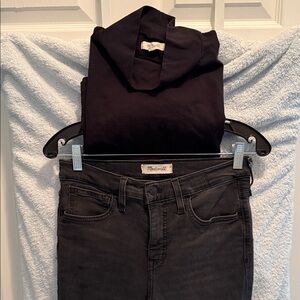 Madewell Women's Dark Gray Jeans and Black Turtleneck